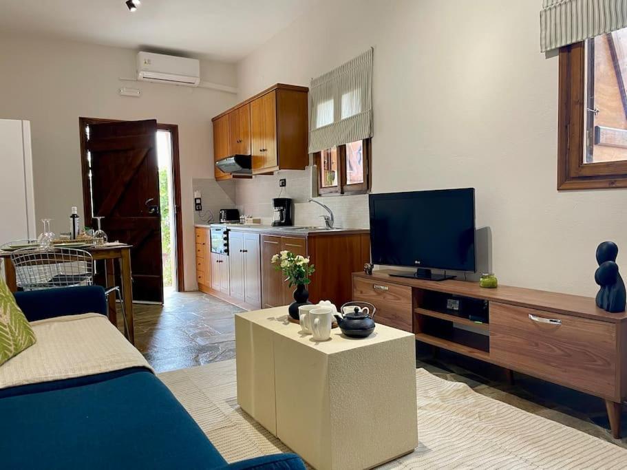 Almond Home Livadia  Exteriér fotografie
